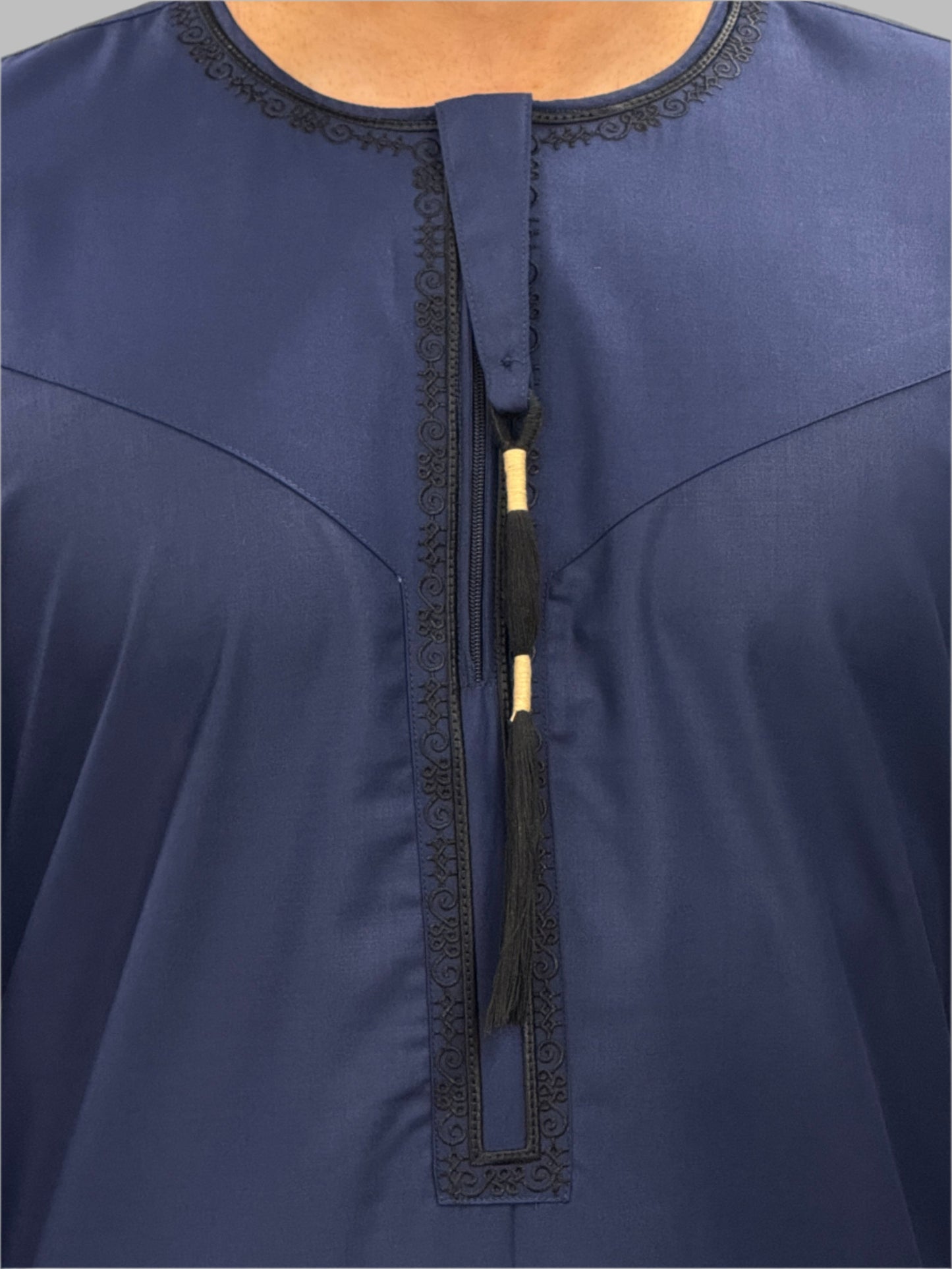 Men's Premium Embroidery Thobe Navy Close Up