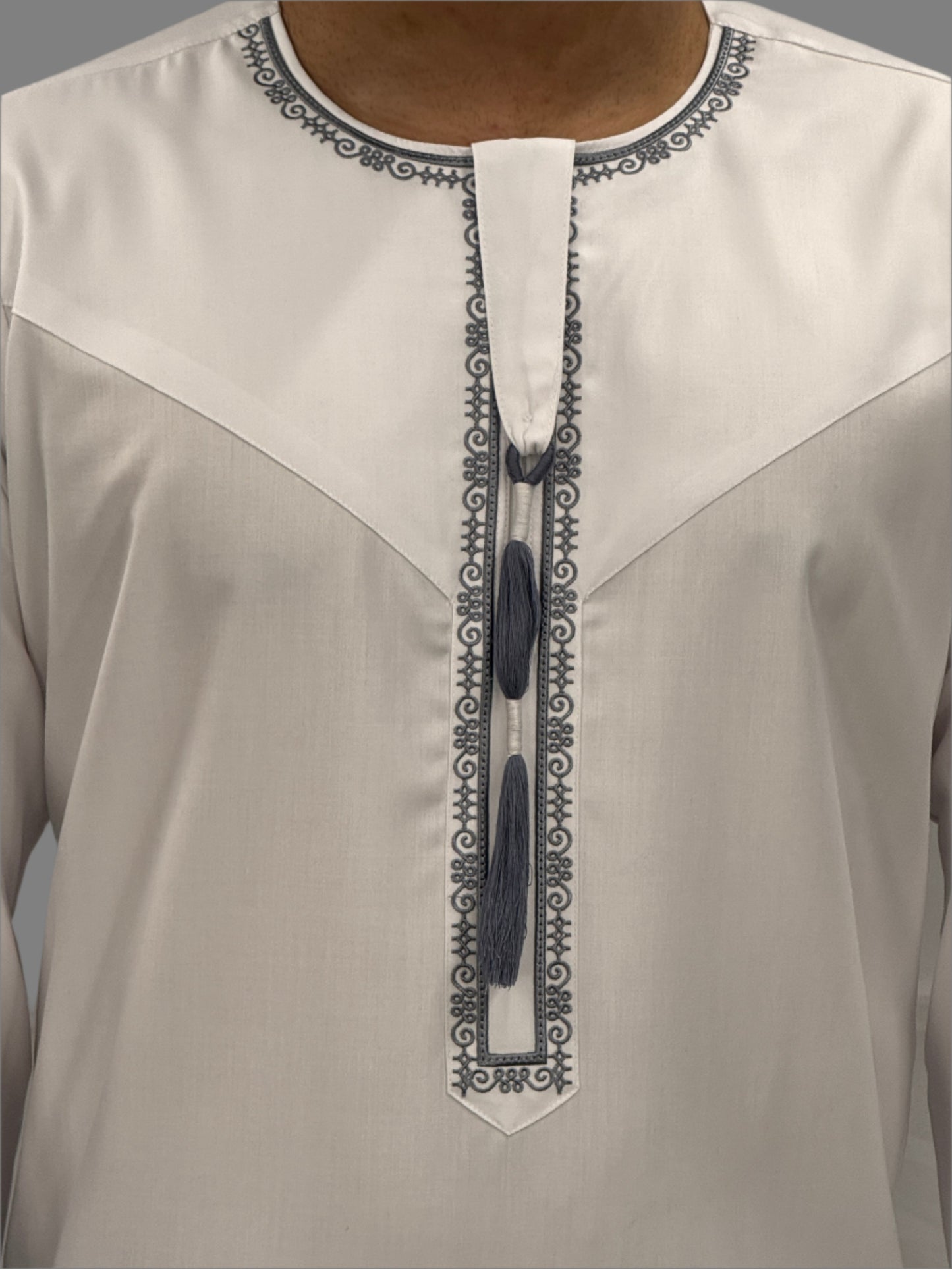 Men's Premium Embroidery Thobe White Close Up