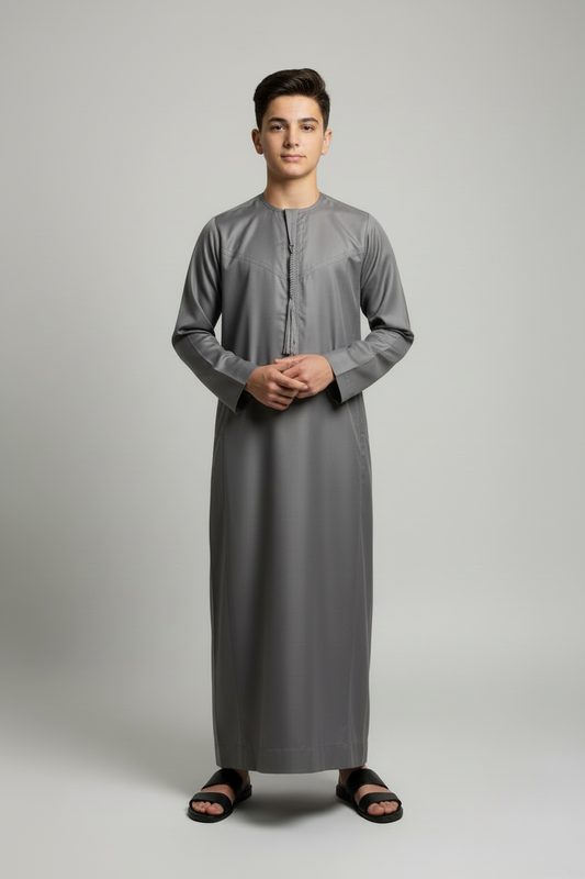Medium Grey Thobe on Teenage Model