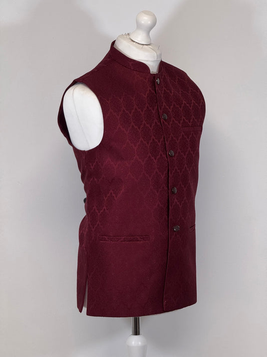 Men's Maroon Diamond Design Jamawar Waistcoat