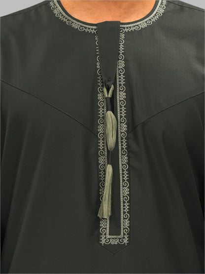 Men's Premium Embroidery Thobe Bottle Green Close Up