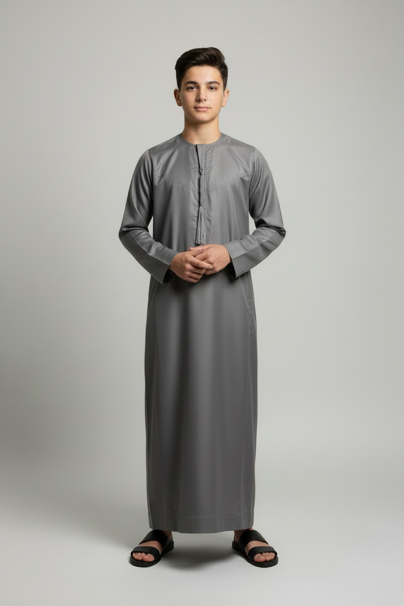 Medium Grey Thobe on Teenage Model